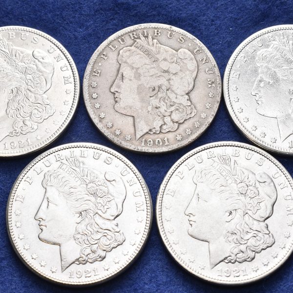 1901, 1921 (4)  USA dollar Morgan 5 stk., 120,3 g rent sølv, VK