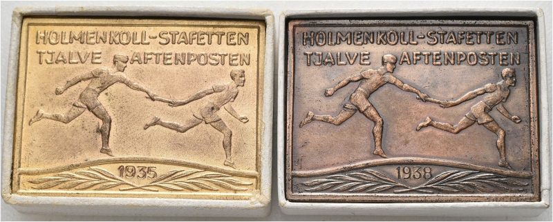 1935 og 1938  Holmenkollstafetten plakett i orig. etui, graffitti på rev., 0/01