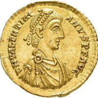 AV solidus Valentinian II (377-392 e. Kr.), 4,46 g, Treveri, 01