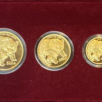 2004 Kina 500, 200, 100, 50 og 20 yuan, Panda og Lunar Premium sett, 1,9 oz rent gull og 1 oz sølv, proof