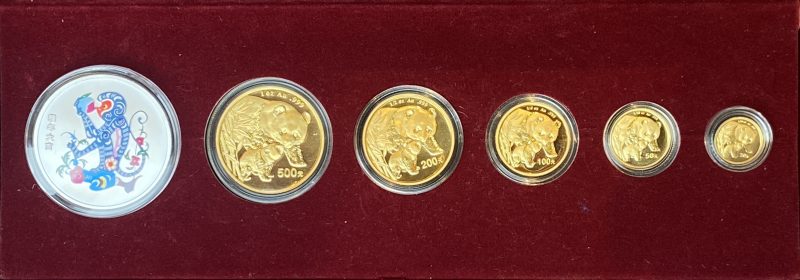 2004 Kina 500, 200, 100, 50 og 20 yuan, Panda og Lunar Premium sett, 1,9 oz rent gull og 1 oz sølv, proof